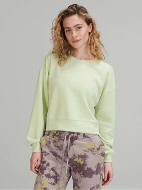204. Lululemon Perfectly Oversized Cropped Crew *Softstreme Creamy Mint size 2